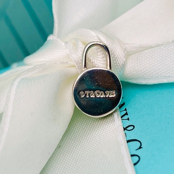 Tiffany & co 1837 round diamond  pendant .925  925 beautiful - Picture 4 of 5